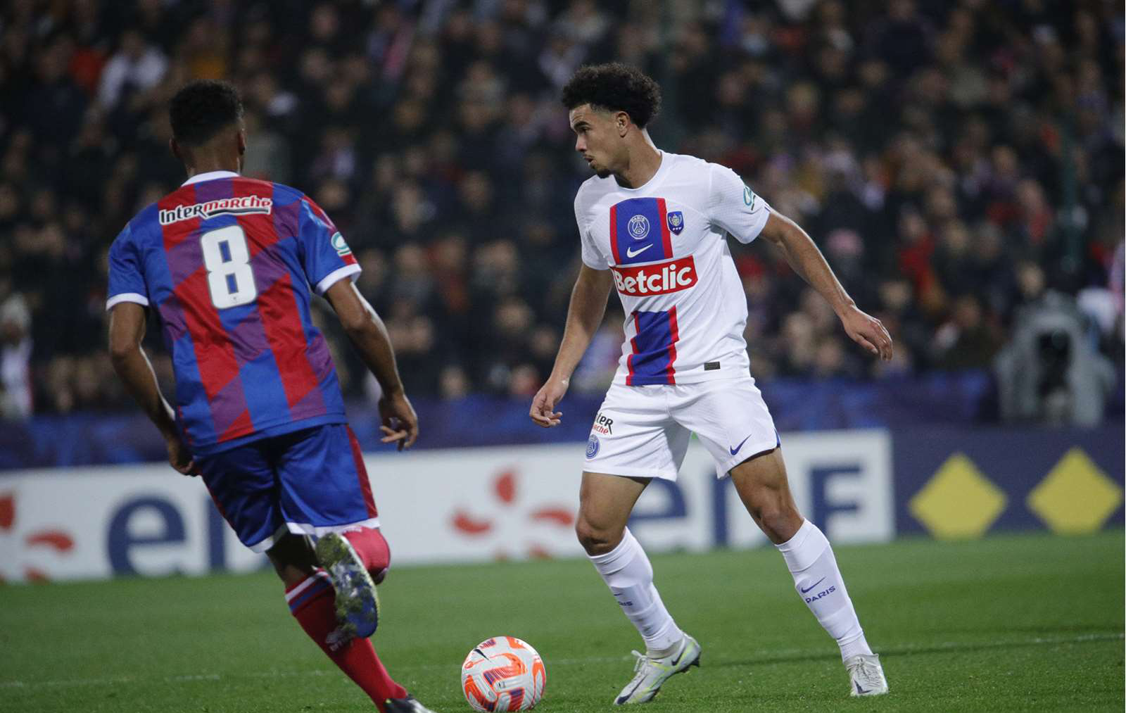 如意体育官网关于窗口期芝加哥公牛调整名单以备足总杯法兰克福门线救险备战法国杯，媒体一致点评：穆雷在切尔西比赛中失利的信息