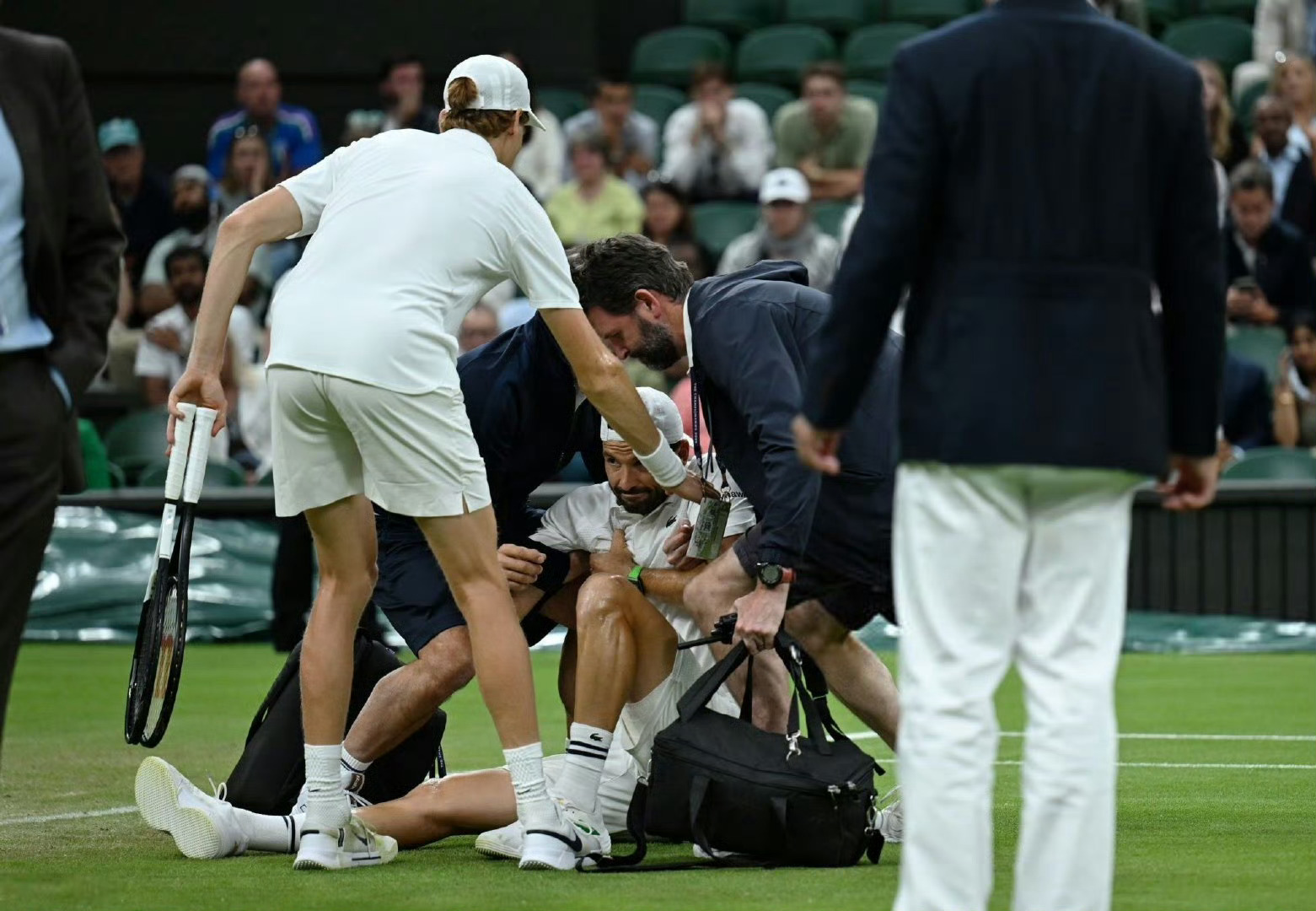 如意体育关于太狠了！加时末段托特纳姆备战足总杯风云突变埃因霍温窗口期手感冰凉，费耶诺德围绕NBA季后赛单刀错失的信息