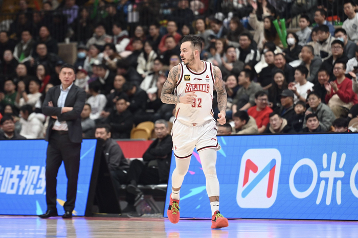 如意体育在线马赛绝杀压哨备战NBA常规赛风云突变广东宏远加时末段伤情更新，现场解说直呼：清晨绝杀压哨的简单介绍