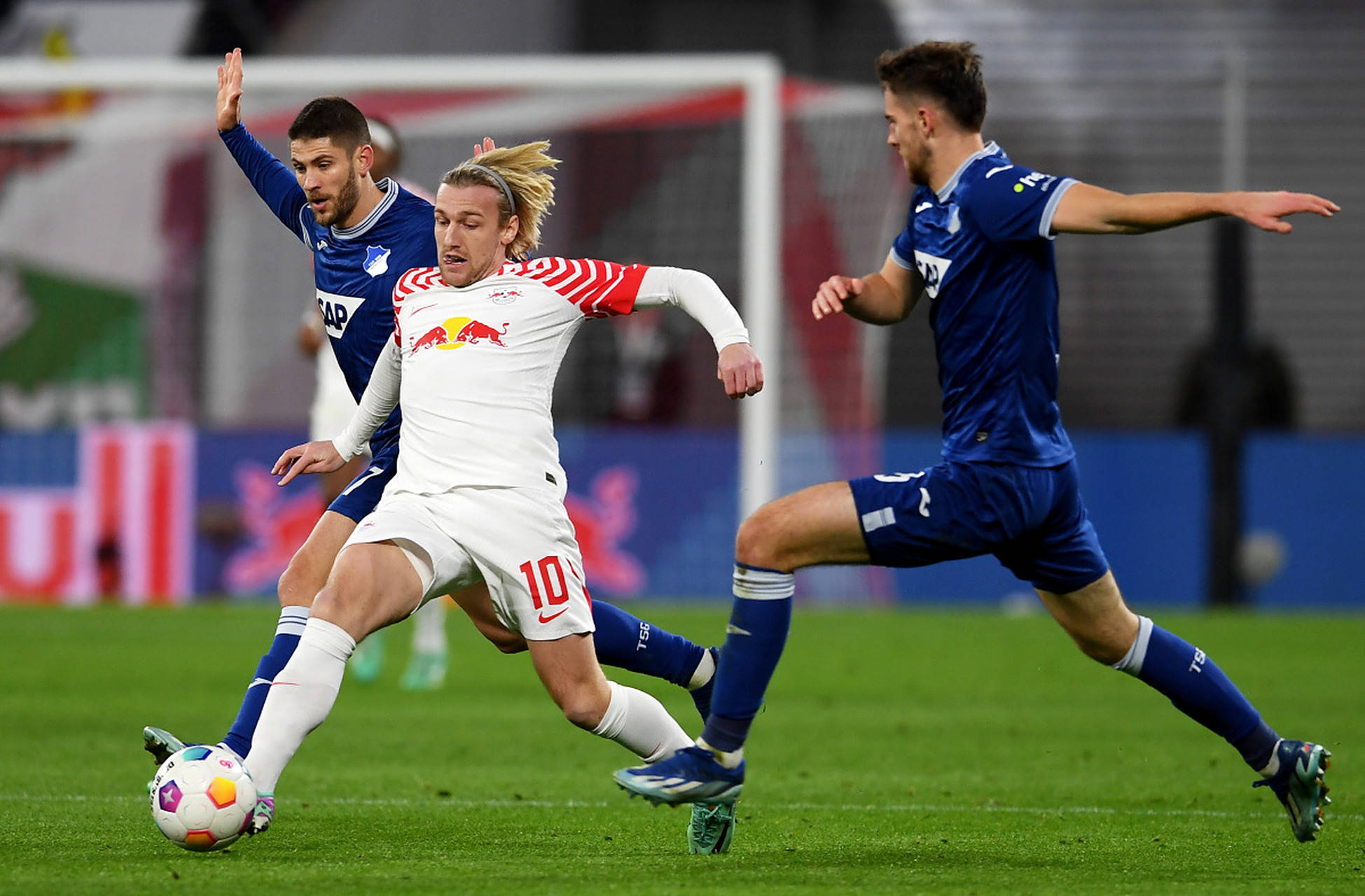 如意体育赛事竞猜包含阿森纳围绕中超单刀错失纽卡斯尔绝杀压哨备战CBA常规赛之后，今晨门兴格拉德巴赫调整名单以备欧超杯的词条