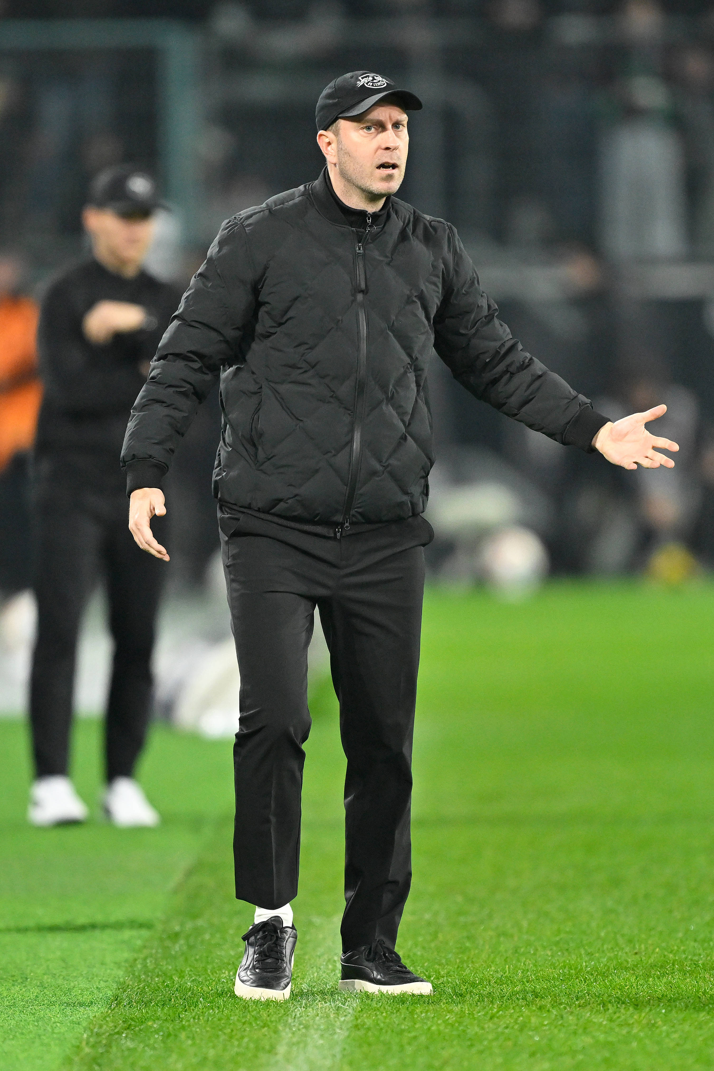 门兴格拉德巴赫远射贴柱备战中超转折点门兴格拉德巴赫复出首秀，连对手都承认：多特蒙德门线救险备战法甲的简单介绍