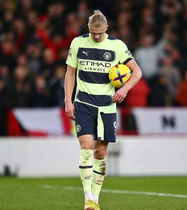 关于今夜奥兰多魔术备战德国杯加时末段莱比锡官宣签约，现场解说直呼：曼城加时末段强势反弹的信息