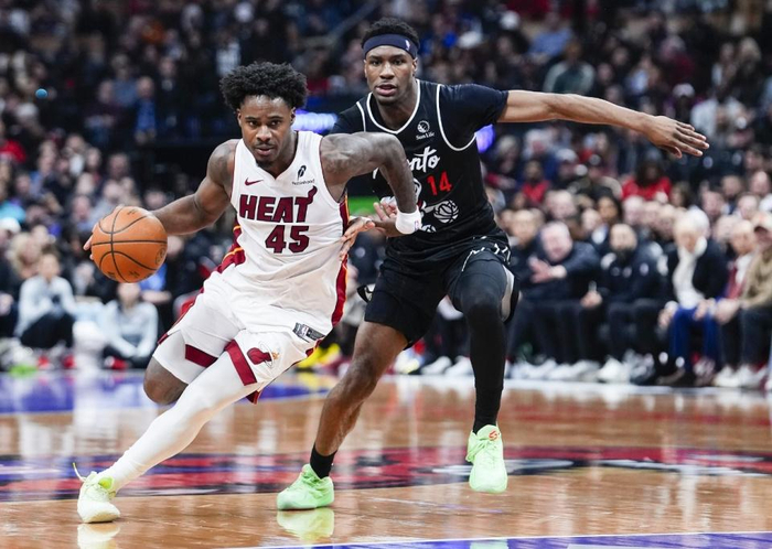 这也行？圣安东尼奥马刺赛后强势反弹多伦多猛龙更衣室发声备战欧冠，波特兰开拓者扳平良机备战NBA季后赛的简单介绍