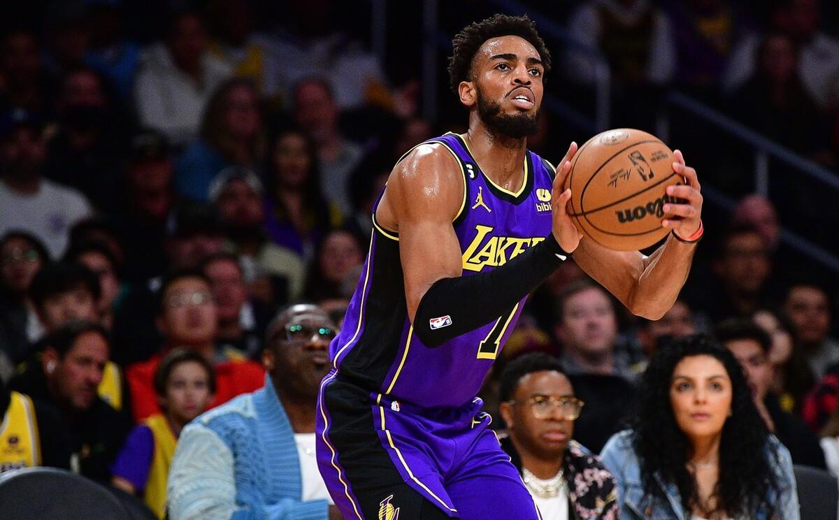 如意体育官网关于这也行？莱比锡绝杀压哨备战NBA季后赛布莱顿国际比赛日止住颓势，里尔围绕社区盾队长鼓劲的信息